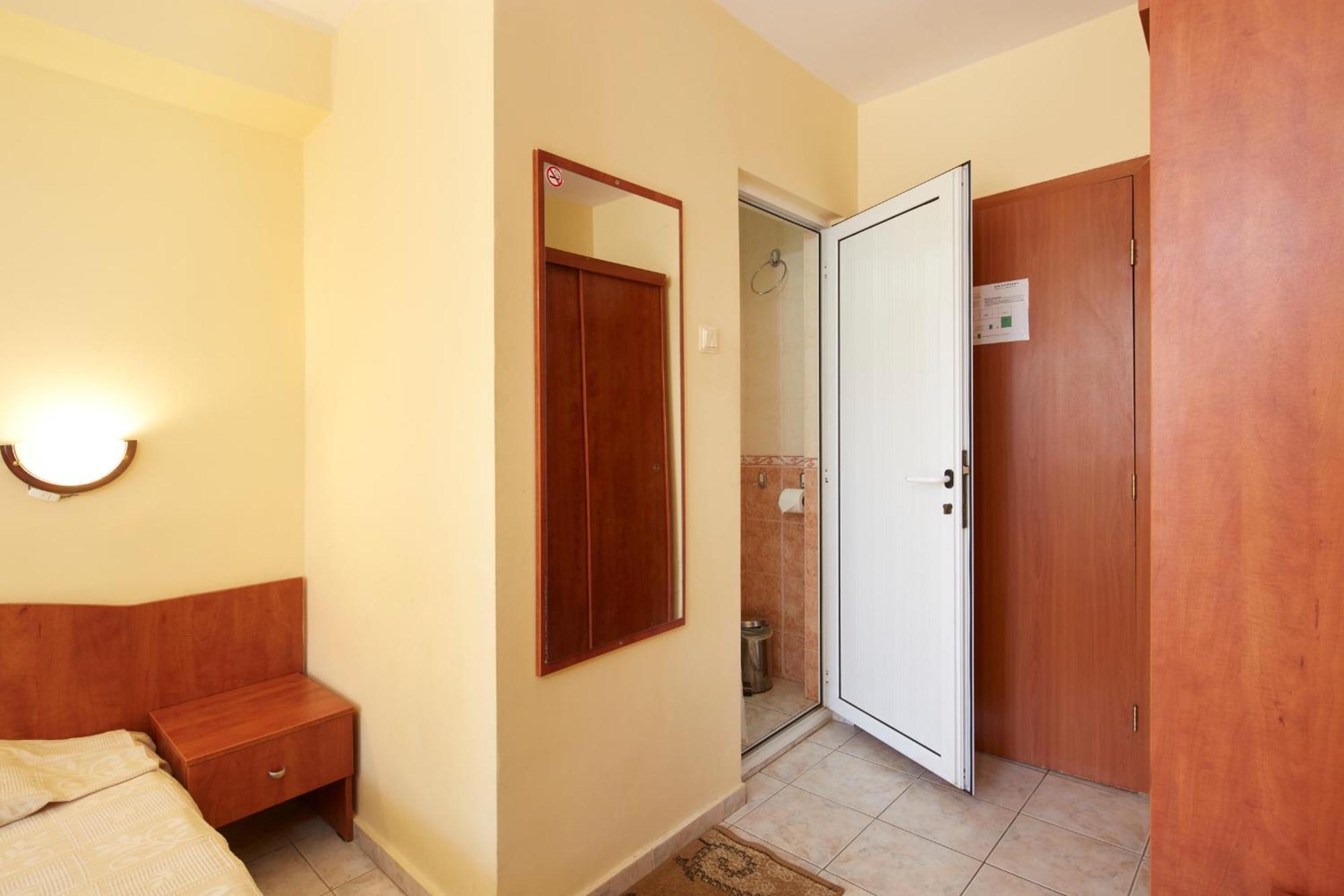 Family Hotel Andreev Nesebar Exterior photo