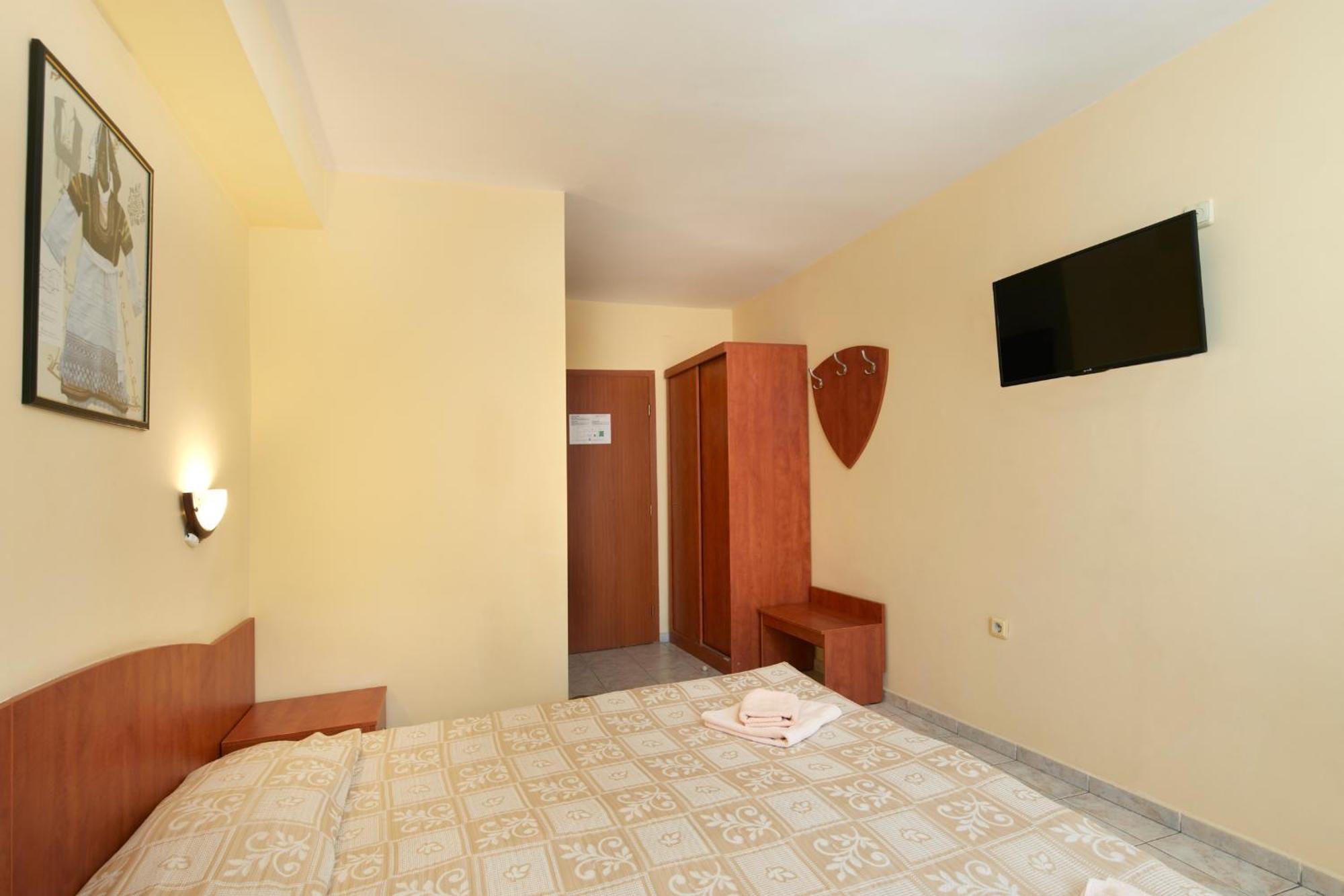 Family Hotel Andreev Nesebar Exterior photo